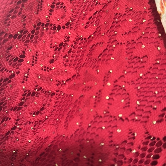 2x 3 quaterlenth sleeve Bright Red shirt with specs of Gold - Picture 3 of 5